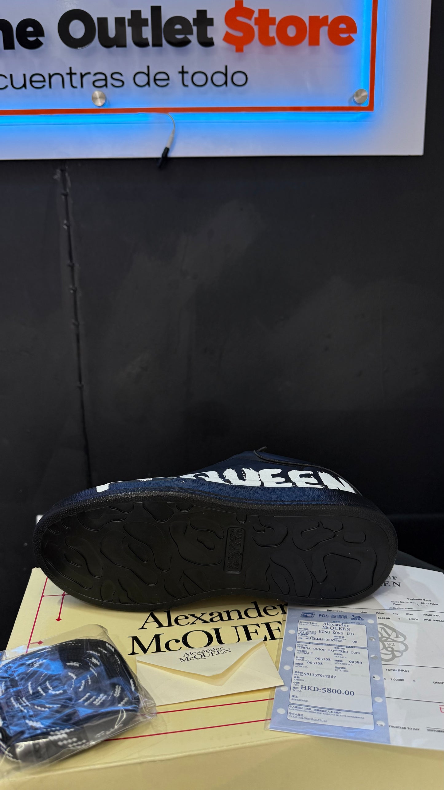 Alexander Mcqueen Negros Con Letras Blancas
