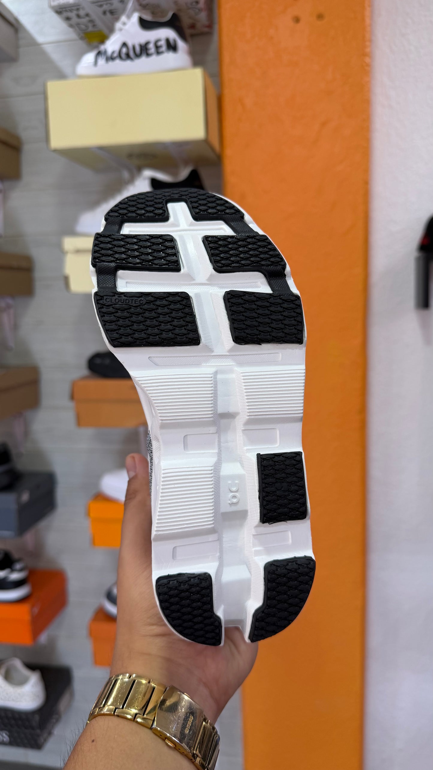 On Cloud On Running White